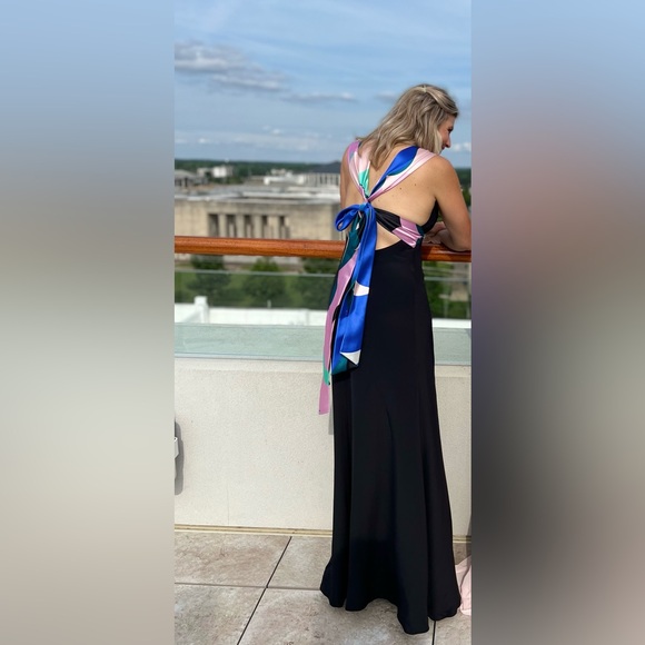 Emilio Pucci 100% silk Black Dress with Scarf tie back - Picture 2 of 7